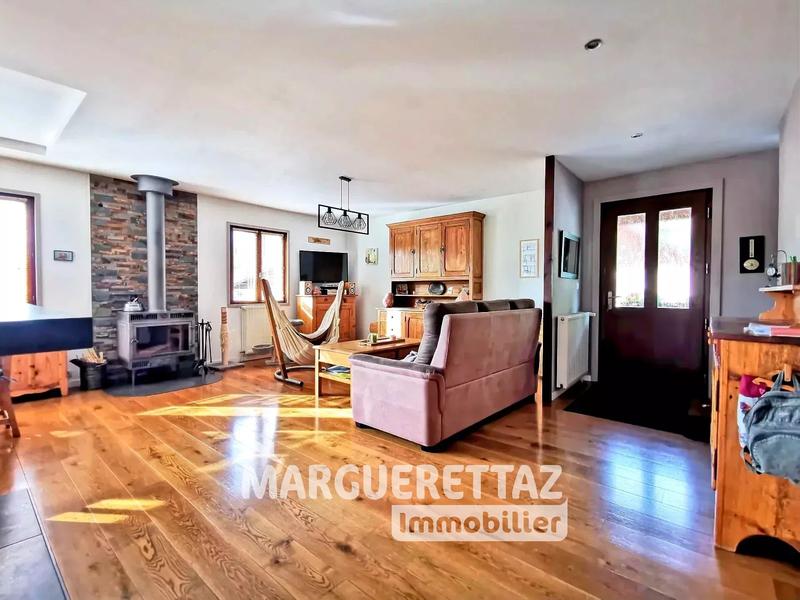 Maison - 102 m² - 5 pièces