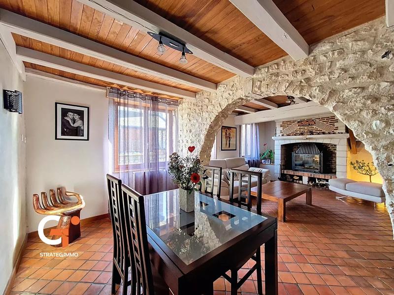 Maison - 200 m² - 10 pièces