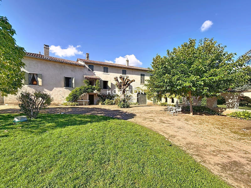 Maison ancienne - 223 m² - 10 pièces