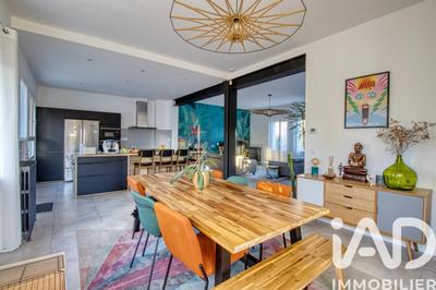 Maison - 172 m² - 8 pièces