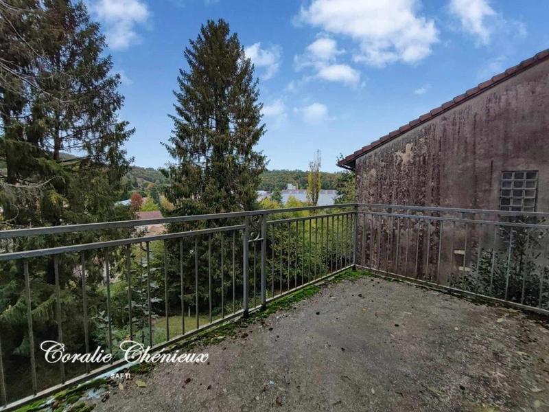 Maison - 232 m² - 8 pièces