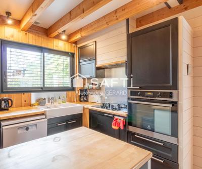 Maison - 102 m² - 4 pièces