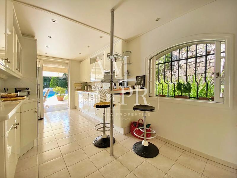 Villa - 230 m² - 5 pièces