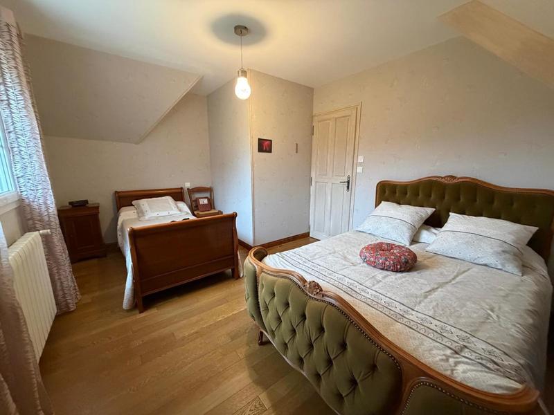 Maison - 232 m² - 8 pièces