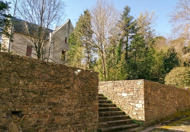 Maison - 240 m² - 9 pièces