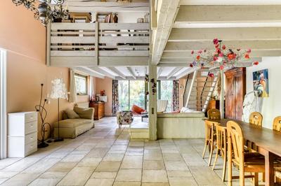 Maison - 280 m² - 11 pièces