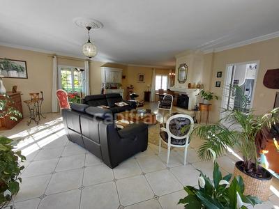 Villa - 295 m² - 8 pièces