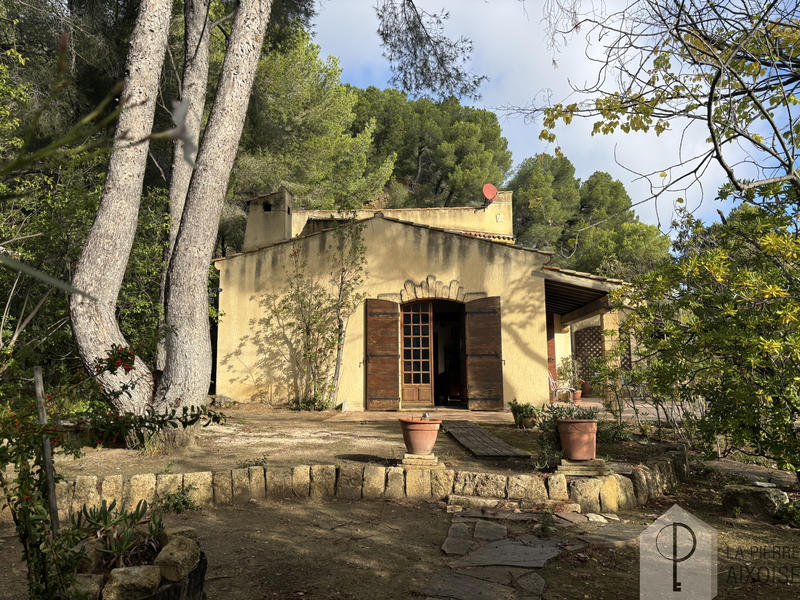 Maison - 198 m² - 8 pièces