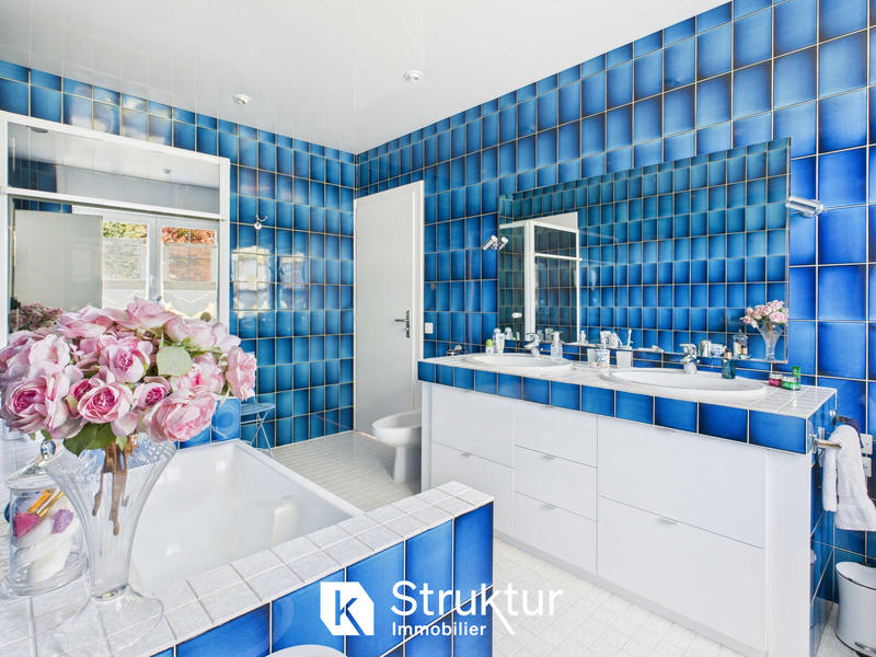 Maison - 140 m² - 5 pièces