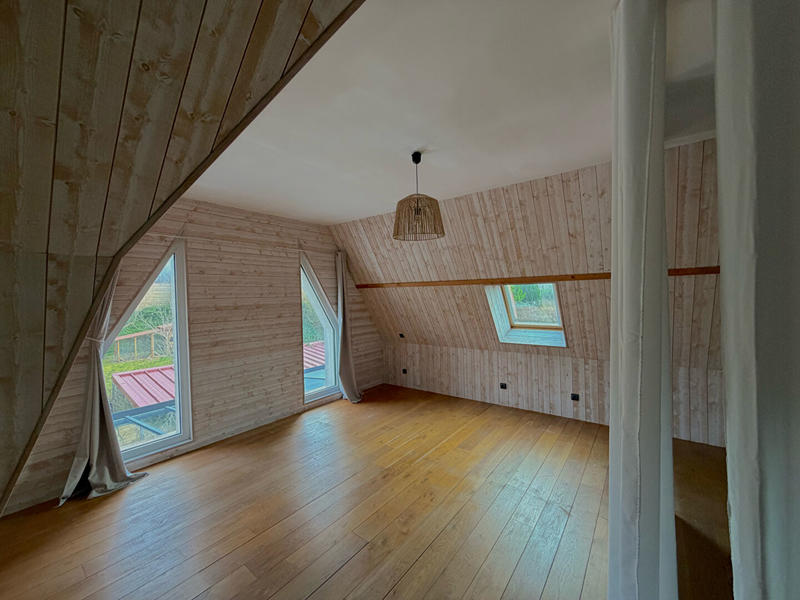 Maison - 200 m² - 5 pièces