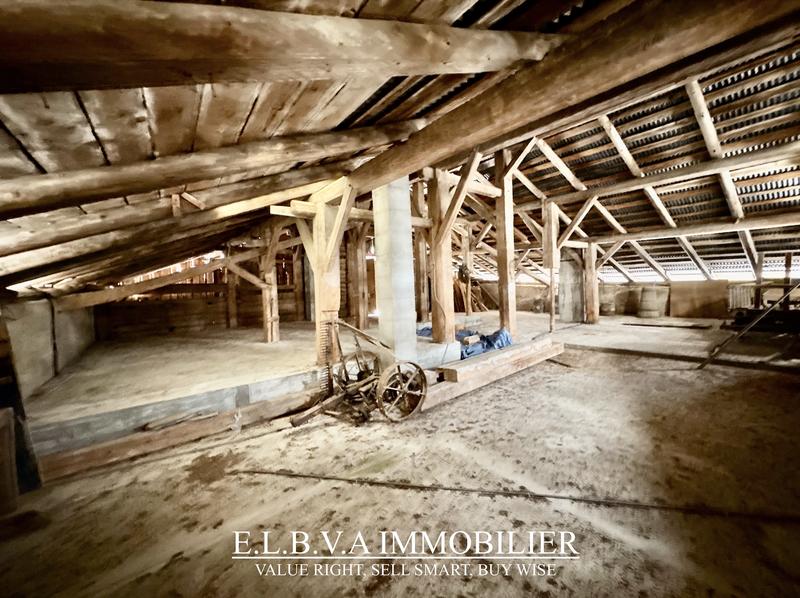 Corps de ferme - 400 m² - 12 pièces