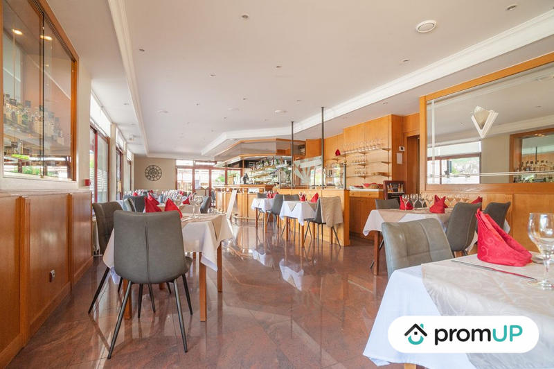 Local commercial - 250 m² - 3 pièces