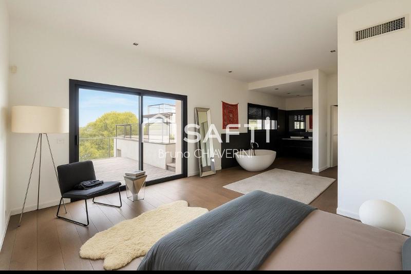 Maison - 219 m² - 4 pièces