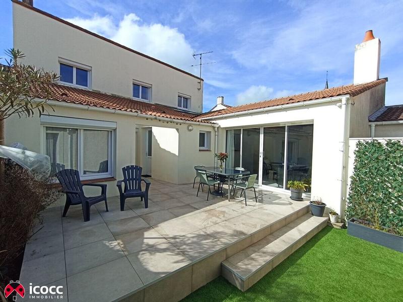 Maison - 157 m² - 7 pièces