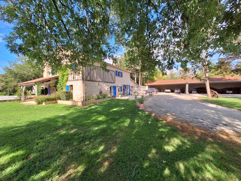 Maison ancienne - 516 m² - 12 pièces