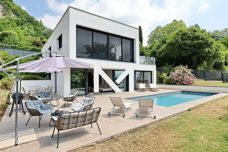 Maison contemporaine - 171 m² - 6 pièces