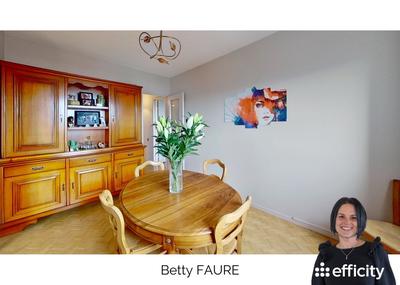 Appartement - 100 m² - 5 pièces