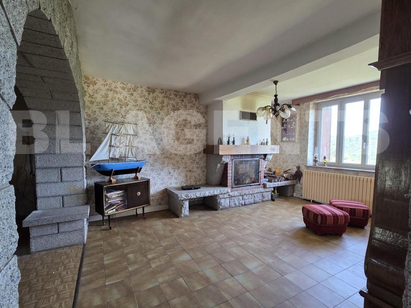 Propriété - 130 m² - 6 pièces