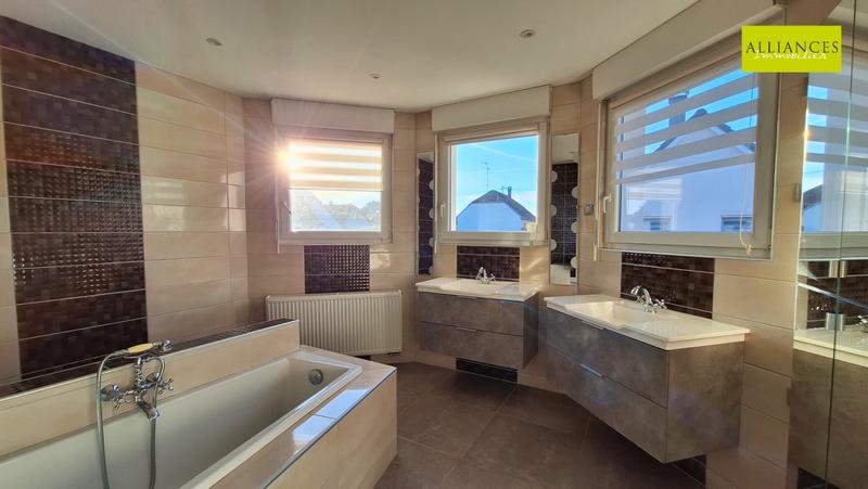 Maison - 172 m² - 7 pièces