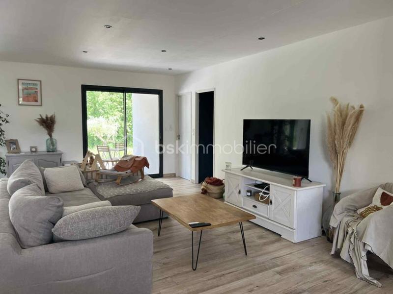 Maison - 121 m² - 5 pièces