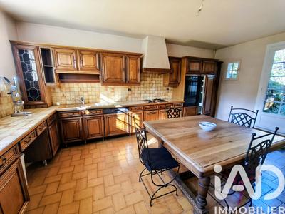 Maison - 182 m² - 7 pièces