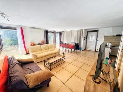 Maison - 167 m² - 8 pièces