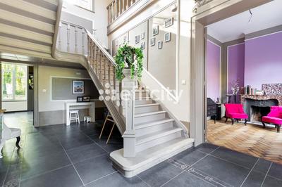 Demeure - 458 m² - 16 pièces