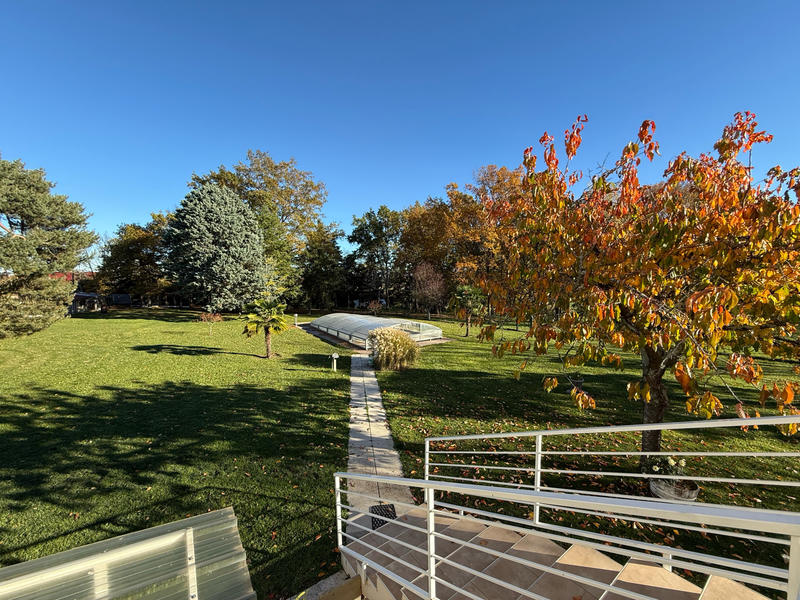 Propriété - 220 m² - 8 pièces