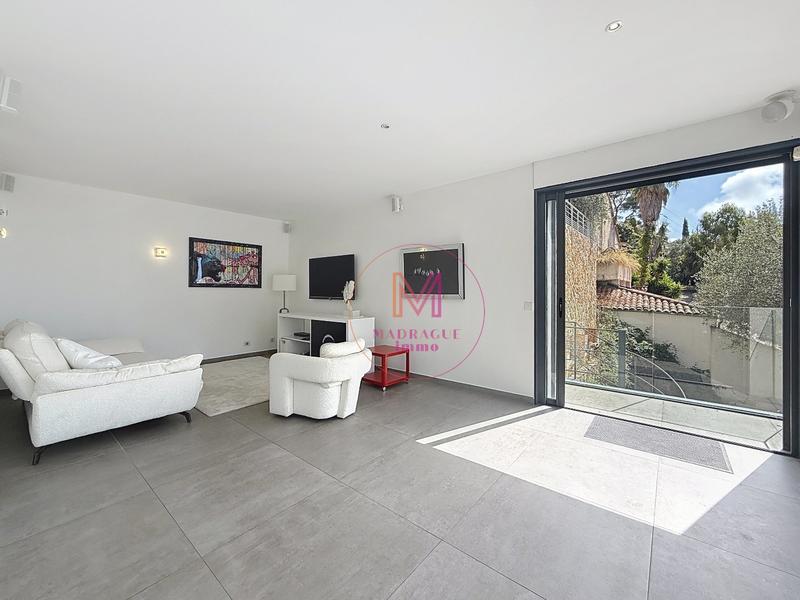 Maison - 216 m² - 6 pièces