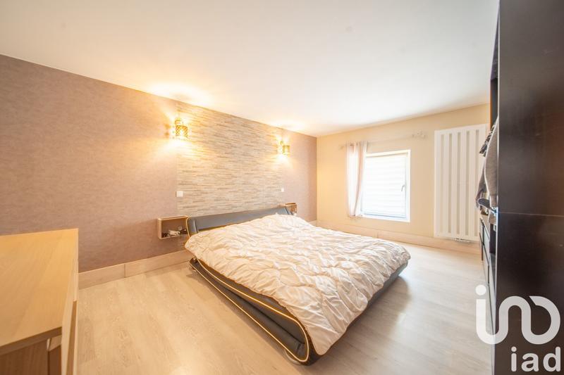 Maison - 198 m² - 7 pièces