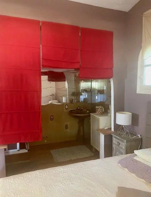 Maison - 240 m² - 7 pièces