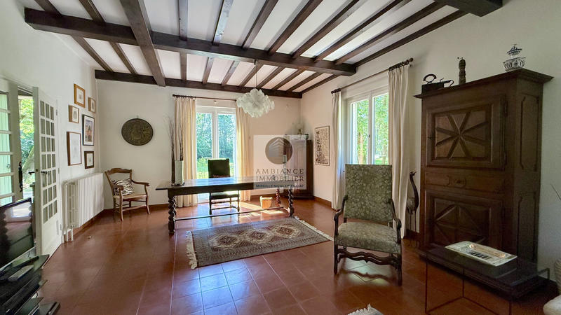 Maison - 230 m² - 9 pièces