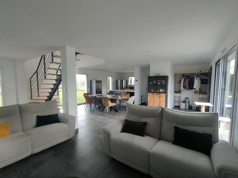 Pavillon - 136 m² - 5 pièces