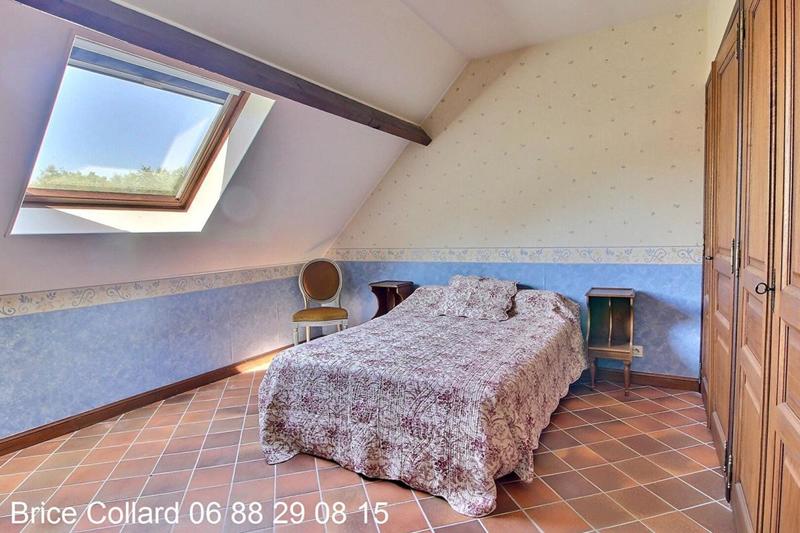 Maison - 220 m² - 8 pièces