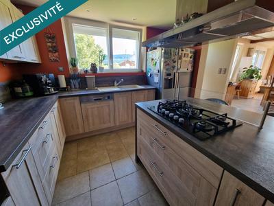 Maison - 210 m² - 10 pièces