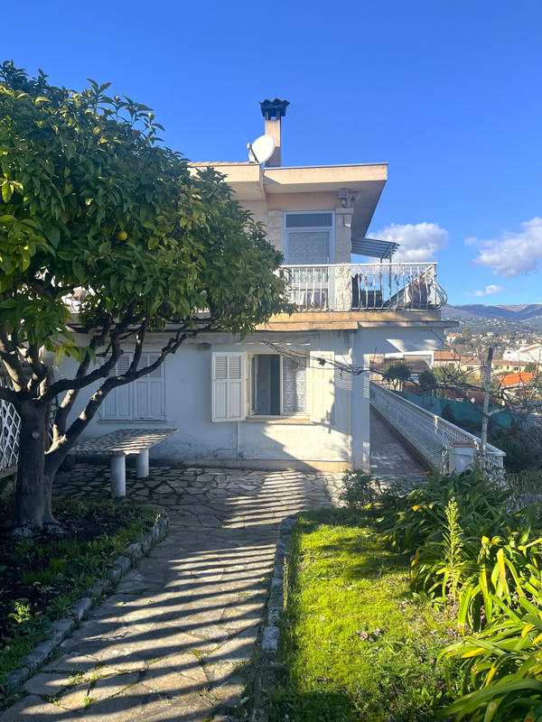 Maison - 195 m² - 7 pièces