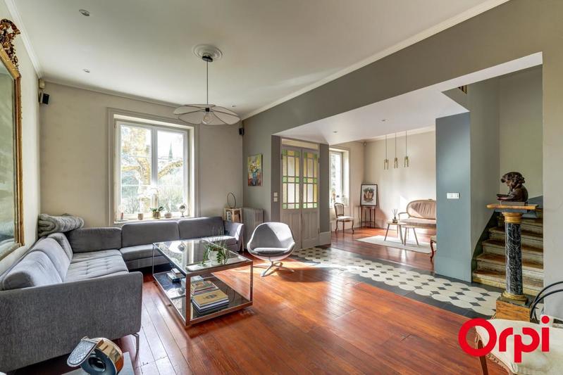 Villa - 235 m² - 7 pièces