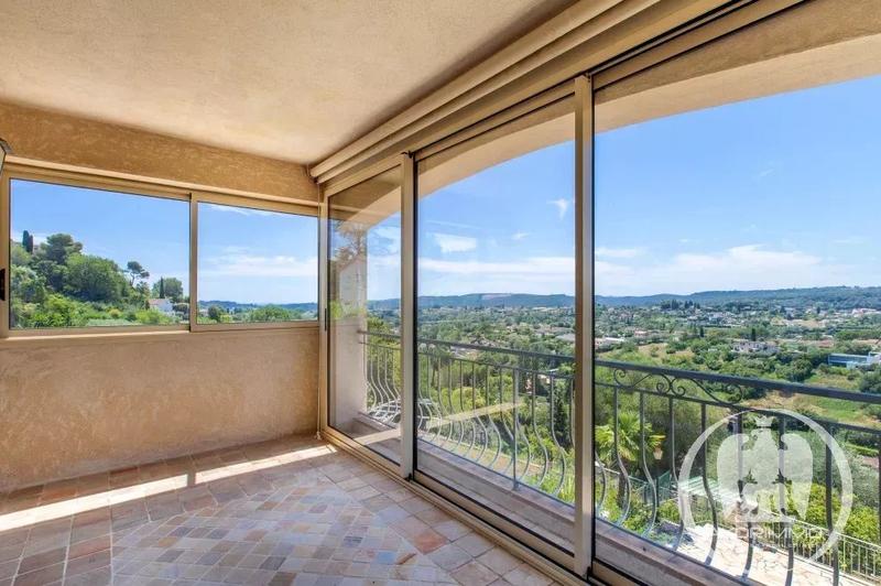 Villa - 181 m² - 7 pièces