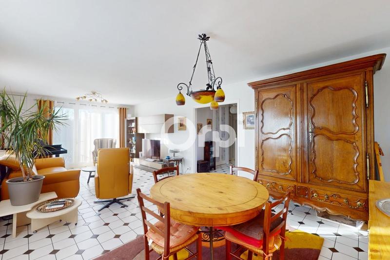 Maison - 200 m² - 6 pièces