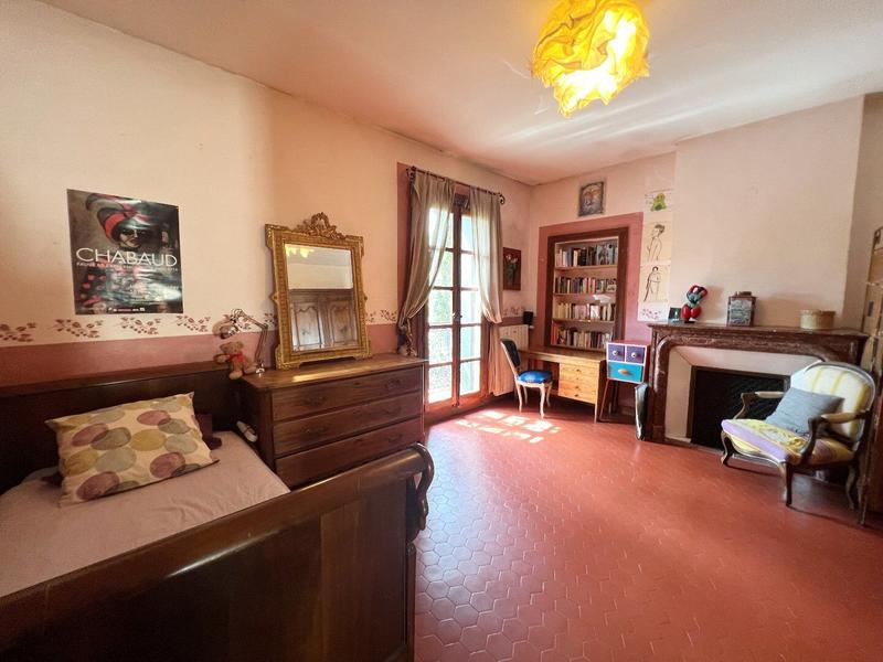 Maison - 259 m² - 9 pièces