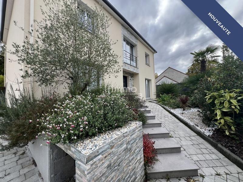 Maison - 160 m² - 6 pièces