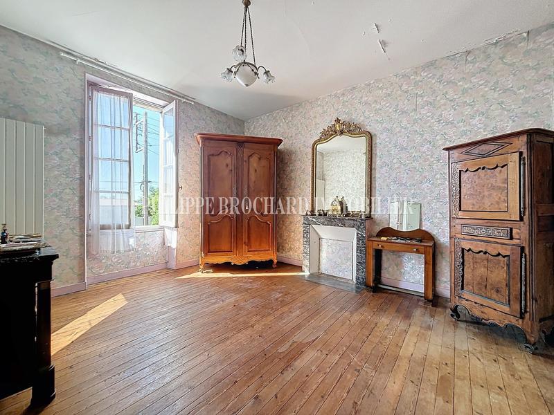 Maison - 241 m² - 12 pièces