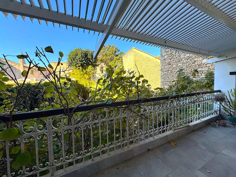 Maison - 274 m² - 10 pièces