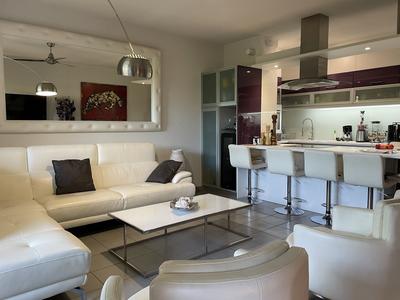 Appartement - 96 m² - 4 pièces