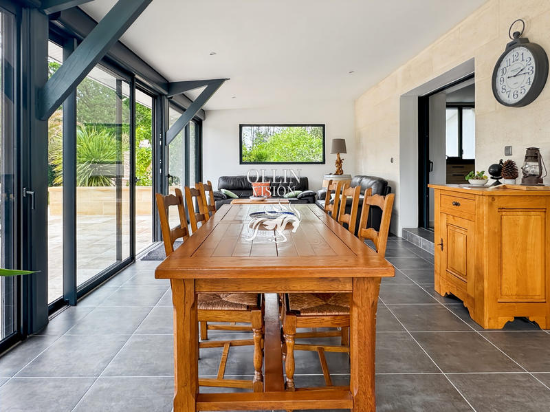 Maison - 203 m² - 7 pièces