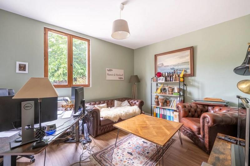 Maison - 260 m² - 12 pièces