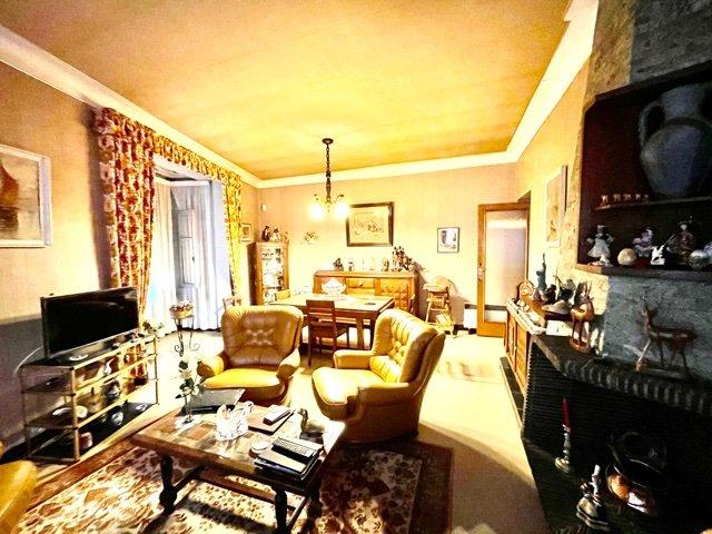 Maison bourgeoise - 300 m² - 10 pièces