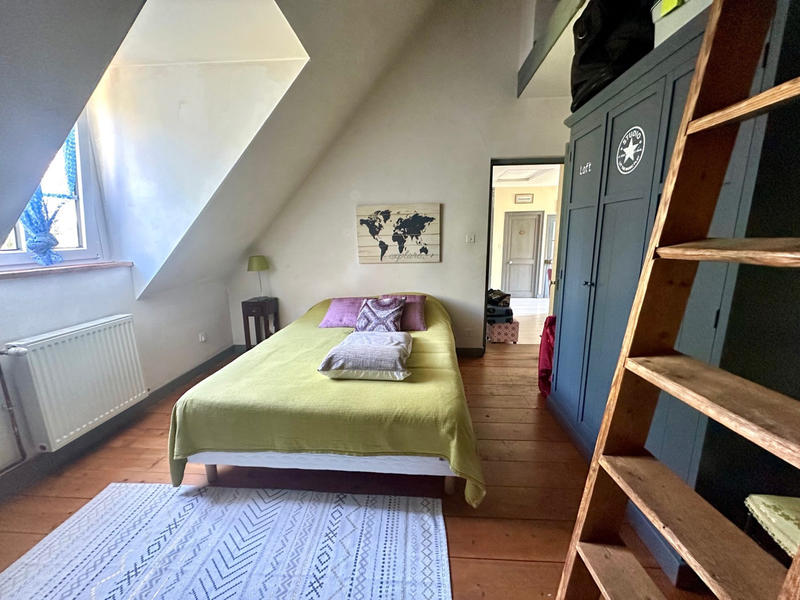 Maison - 180 m² - 9 pièces