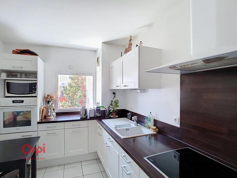 Appartement - 94 m² - 5 pièces