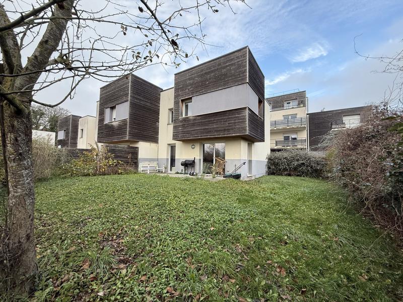 Maison contemporaine - 80 m² - 4 pièces